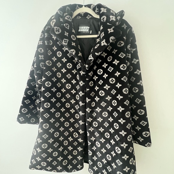 Faux Fur Jacket - Picture 1 of 7